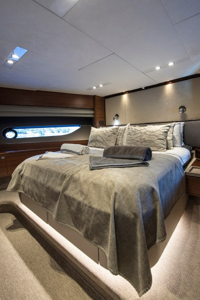 88 MOTOR YACHT 2014 86' 7" PRINCESS YACHTS