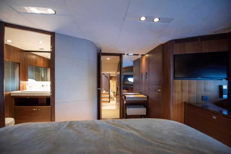 88 MOTOR YACHT 2014 86' 7" PRINCESS YACHTS