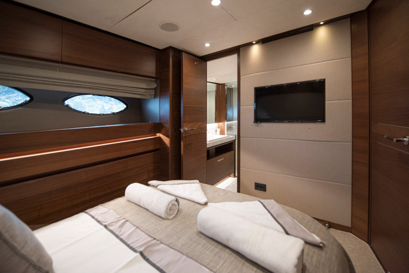 88 MOTOR YACHT 2014 86' 7" PRINCESS YACHTS
