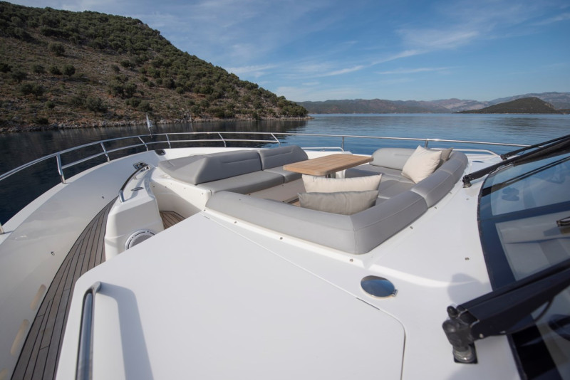 88 MOTOR YACHT 2014 86' 7" PRINCESS YACHTS