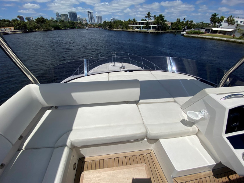 52 MANHATTAN 2017 56' 0" SUNSEEKER