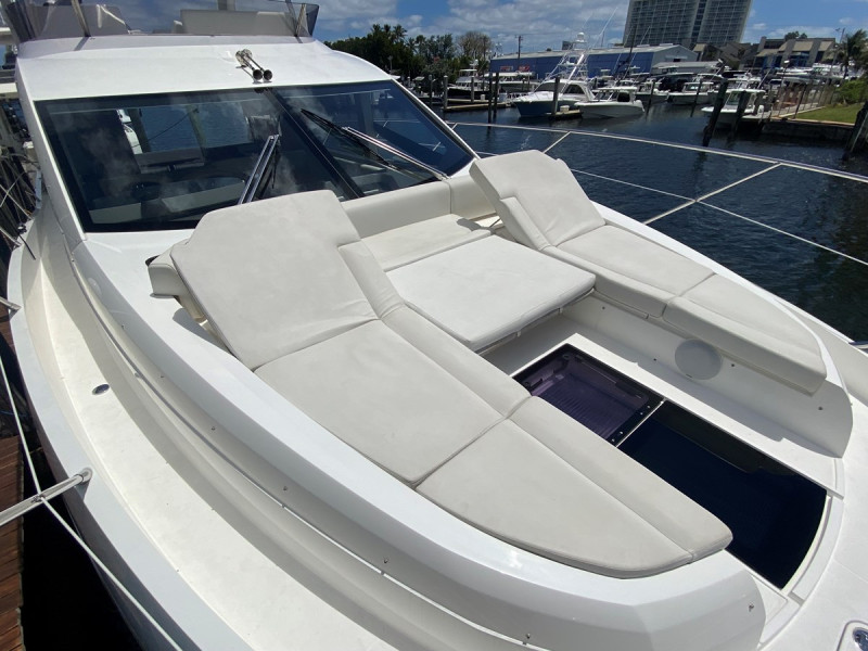52 MANHATTAN 2017 56' 0" SUNSEEKER
