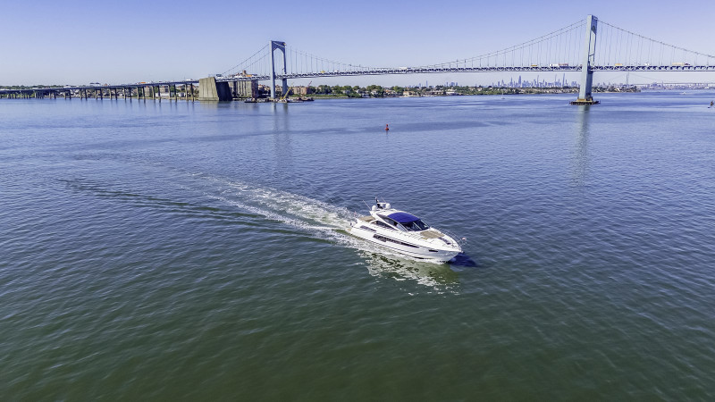 68 PREDATOR 2014 68' 0" SUNSEEKER