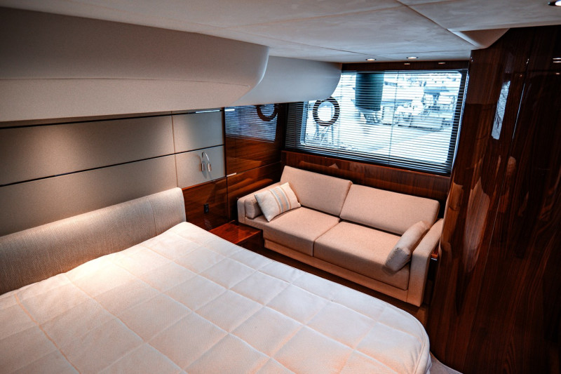 60 2017 PRINCESS YACHTS