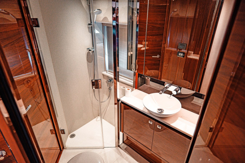 60 2017 PRINCESS YACHTS