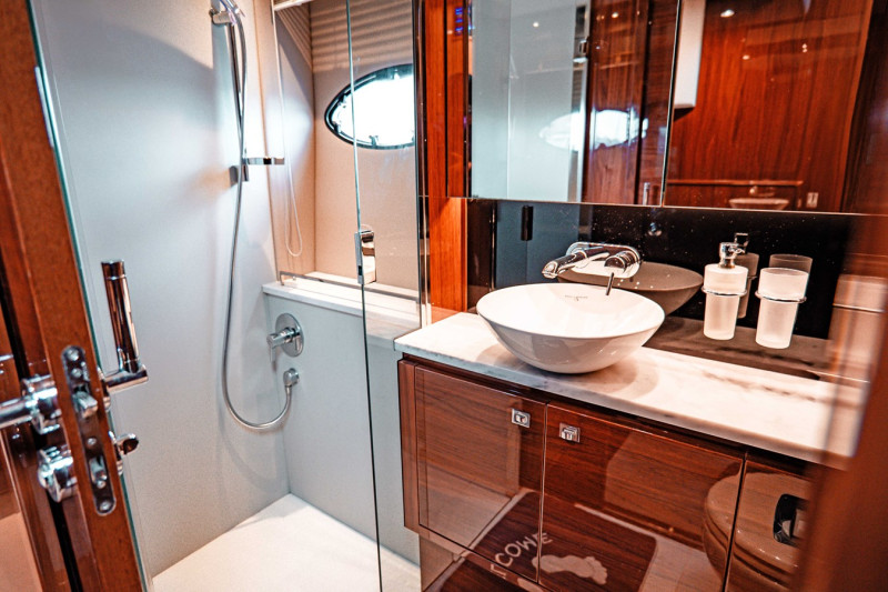 60 2017 PRINCESS YACHTS