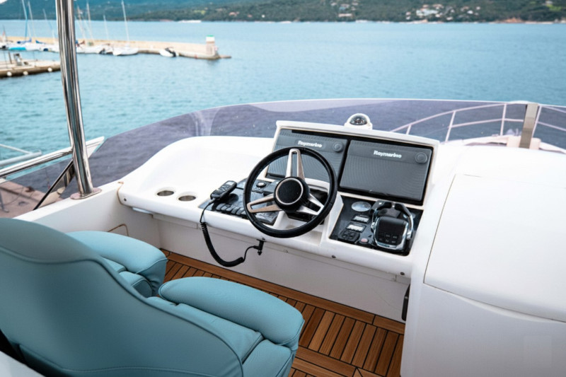 60 2017 PRINCESS YACHTS