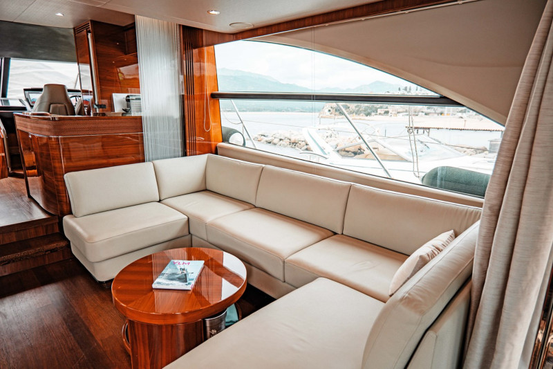 60 2017 PRINCESS YACHTS