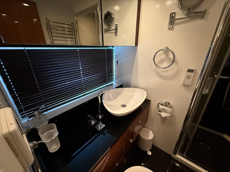 2011 73' 10" SUNSEEKER