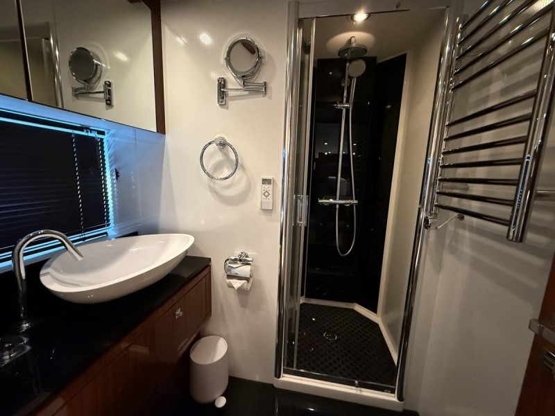 2011 73' 10" SUNSEEKER