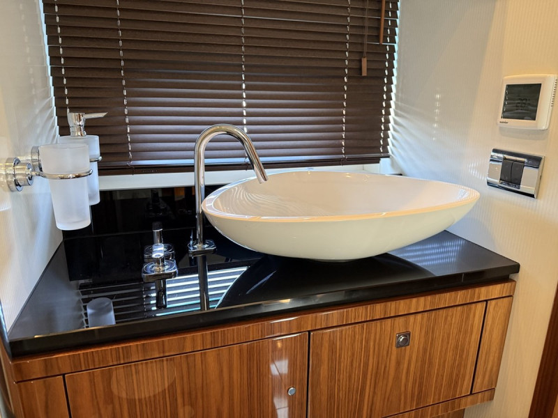 2011 73' 10" SUNSEEKER