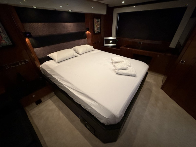 2011 73' 10" SUNSEEKER