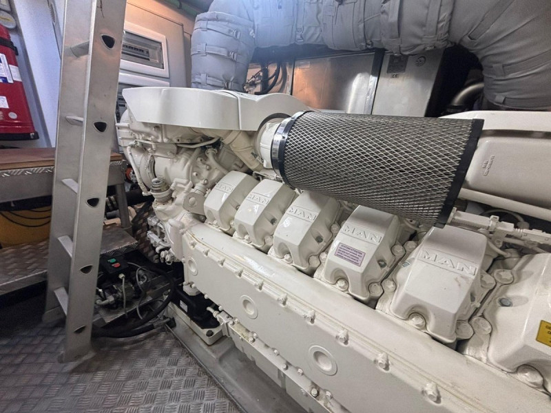 2011 73' 10" SUNSEEKER