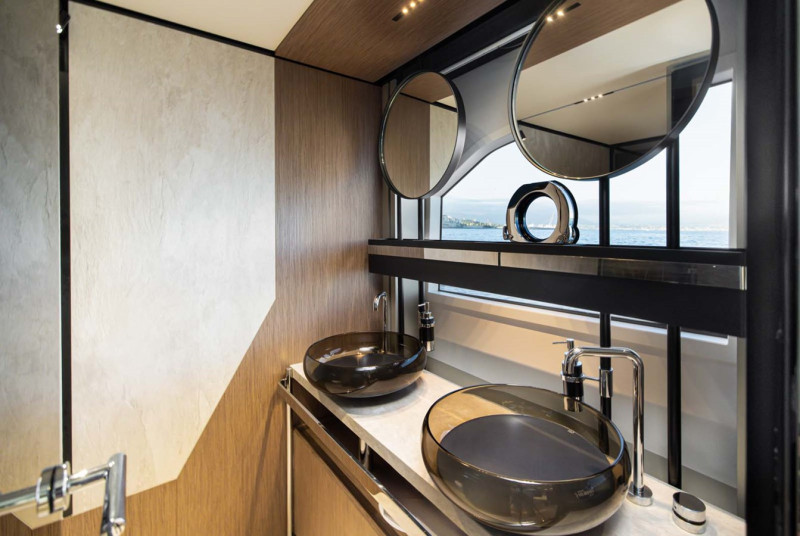 720 2022 68' 8" FERRETTI YACHTS