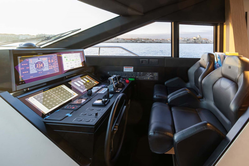 720 2022 68' 8" FERRETTI YACHTS