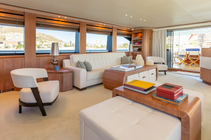 2010 106' 0" ASTONDOA