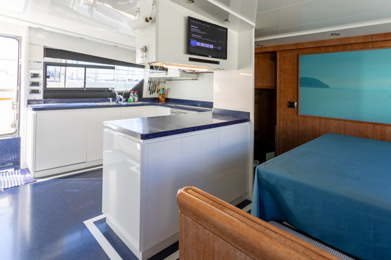 2010 106' 0" ASTONDOA