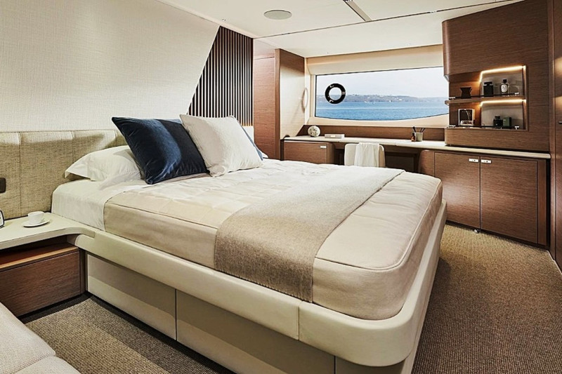 Y72 2025 74' 10" PRINCESS YACHTS