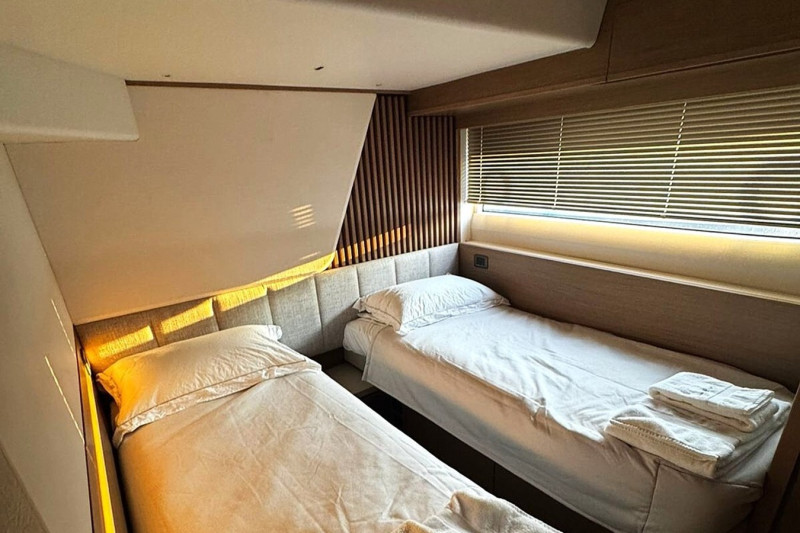 Y72 2025 74' 10" PRINCESS YACHTS