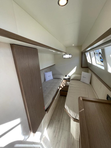 62 FLY 2019 61' 2" ABSOLUTE