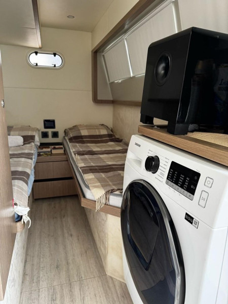 62 FLY 2019 61' 2" ABSOLUTE