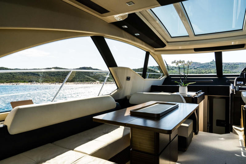 AZIMUT 55S 2015 54' 6" AZIMUT YACHTS