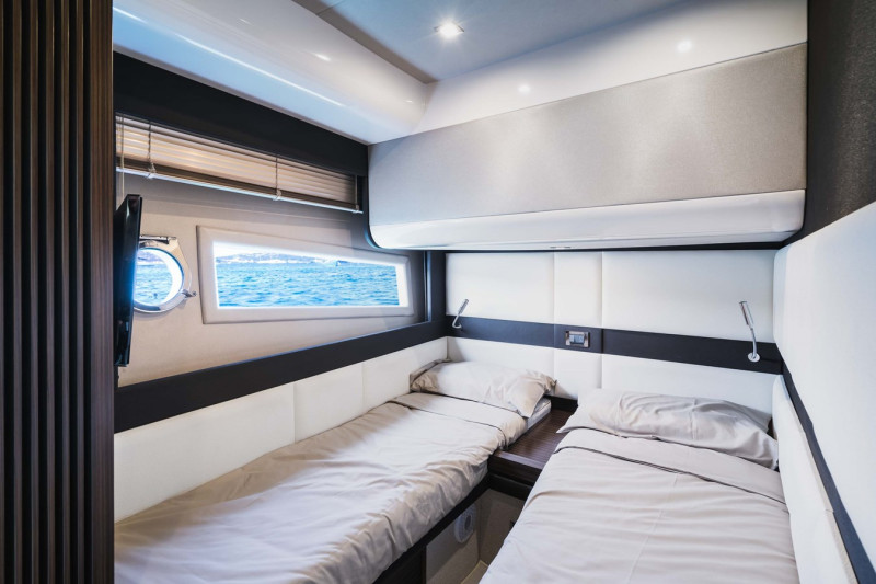 AZIMUT 55S 2015 54' 6" AZIMUT YACHTS