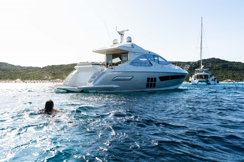AZIMUT 55S 2015 54' 6" AZIMUT YACHTS