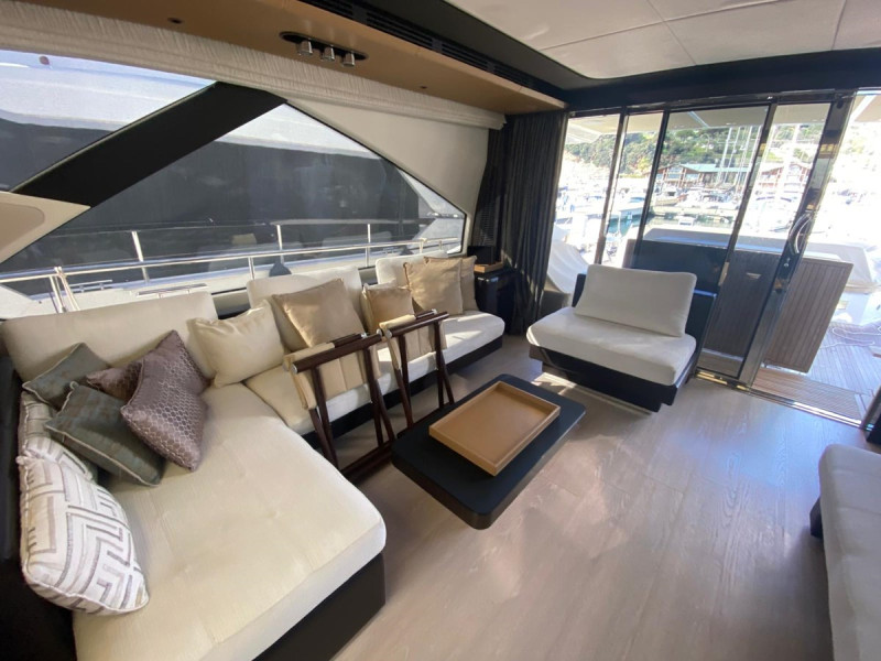 77S 2016 80' 7" AZIMUT YACHTS