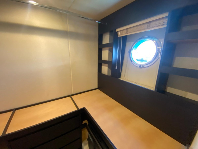 77S 2016 80' 7" AZIMUT YACHTS