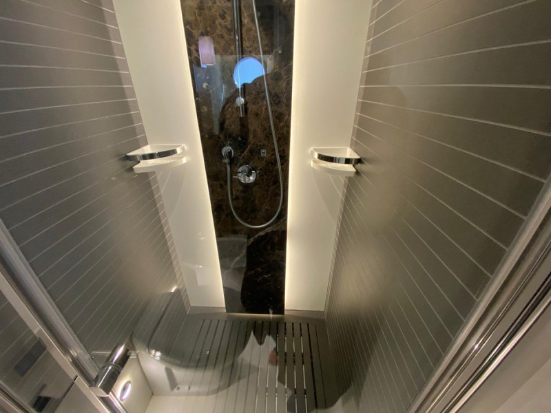 77S 2016 80' 7" AZIMUT YACHTS