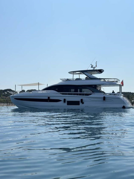 78 FLY 2023 78' 9" AZIMUT YACHTS