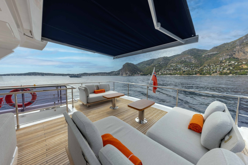 AZIMUT 72 FLY 2023 74' 3" AZIMUT YACHTS