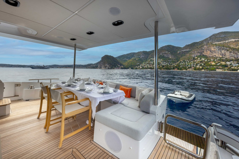 AZIMUT 72 FLY 2023 74' 3" AZIMUT YACHTS