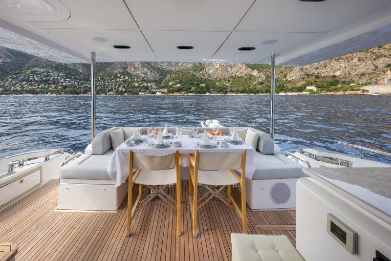 AZIMUT 72 FLY 2023 74' 3" AZIMUT YACHTS