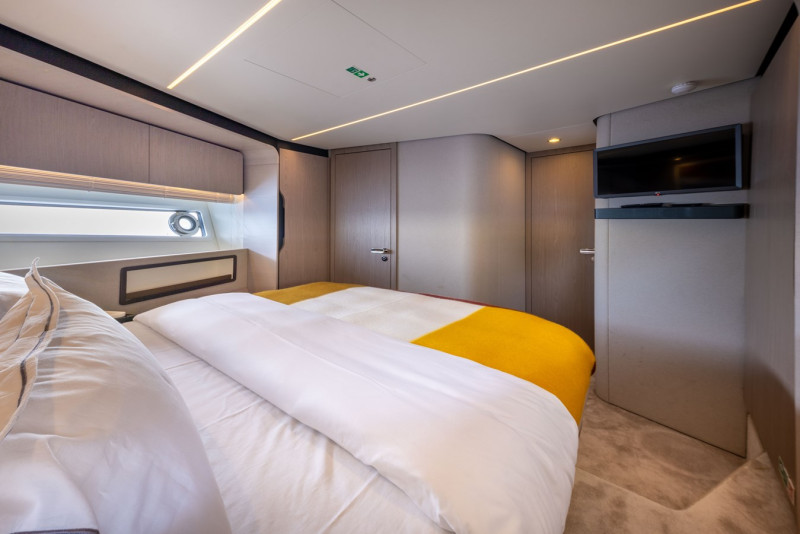 AZIMUT 72 FLY 2023 74' 3" AZIMUT YACHTS