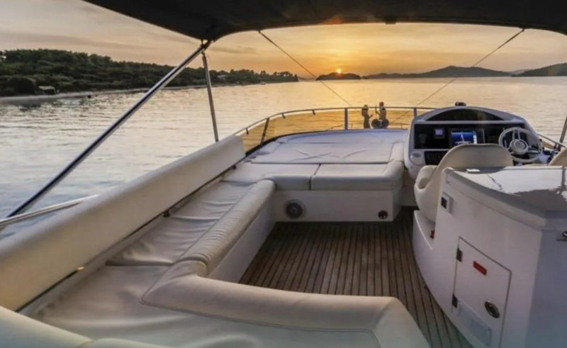 SUNSEEKER MANHATTAN 63 2012 SUNSEEKER