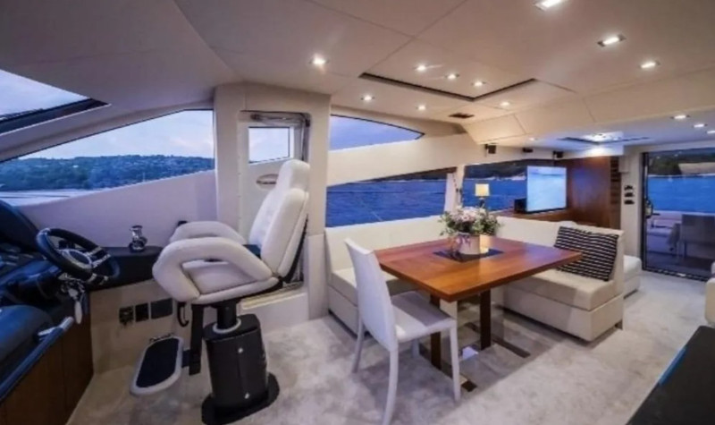 SUNSEEKER MANHATTAN 63 2012 69' 1" SUNSEEKER