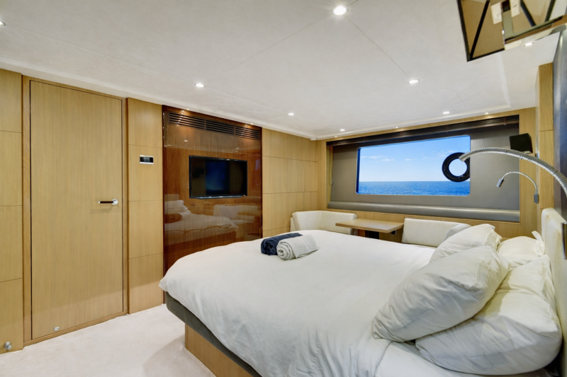 PRINCESS 72 2014 PRINCESS YACHTS