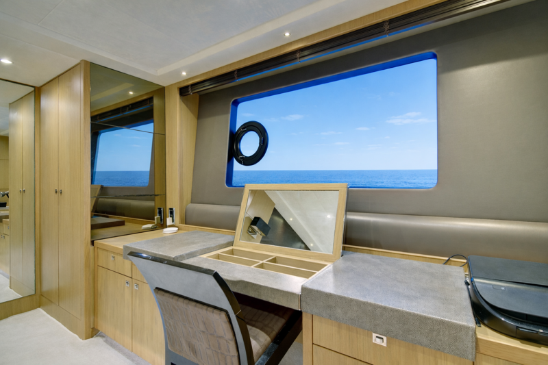 PRINCESS 72 2014 PRINCESS YACHTS