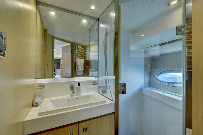 2014 72' 0" PRINCESS YACHTS