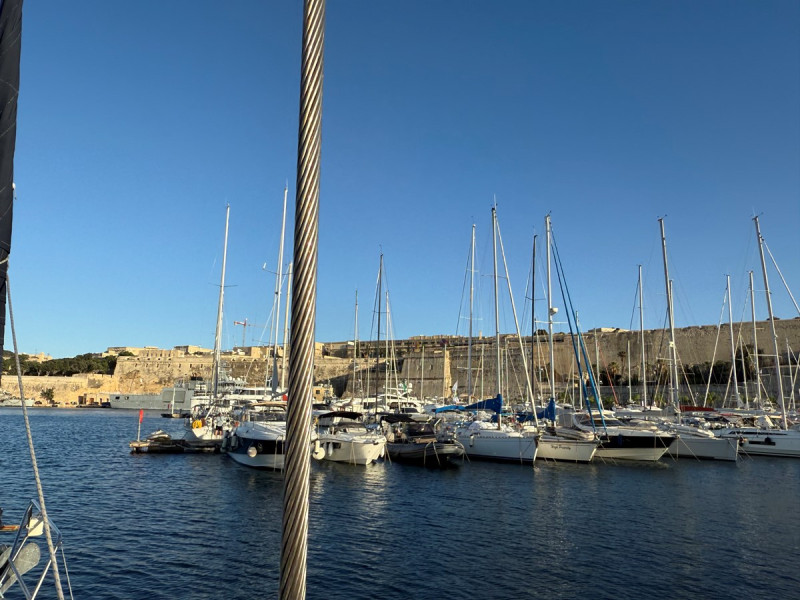 2005 42' 0" BENETEAU