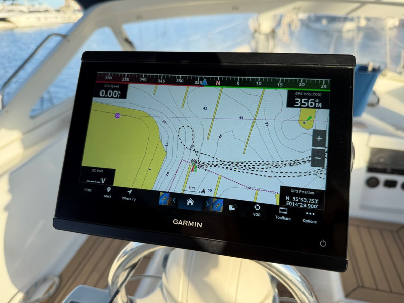 2005 42' 0" BENETEAU