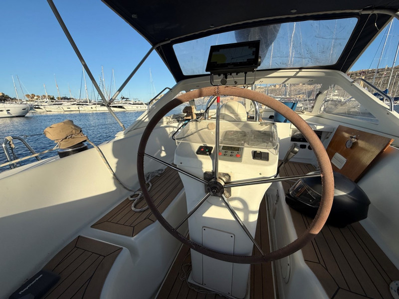 2005 42' 0" BENETEAU