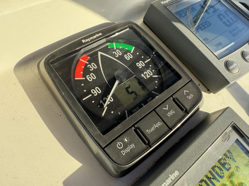 2005 42' 0" BENETEAU