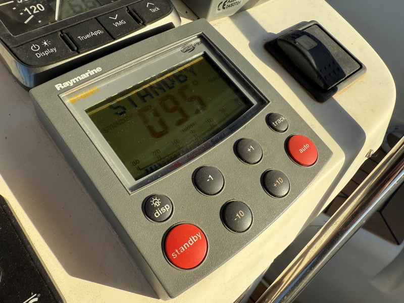 2005 42' 0" BENETEAU