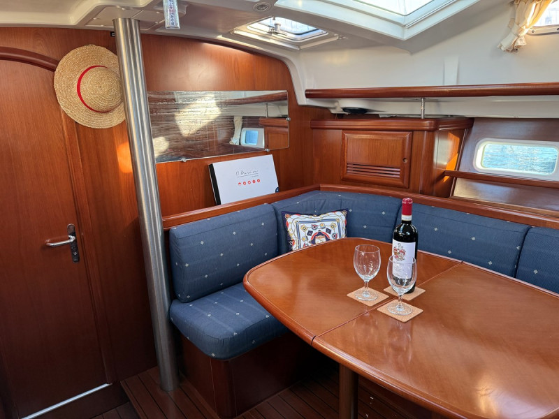 2005 42' 0" BENETEAU