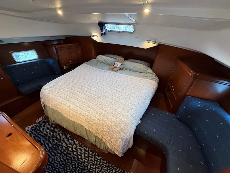 2005 42' 0" BENETEAU