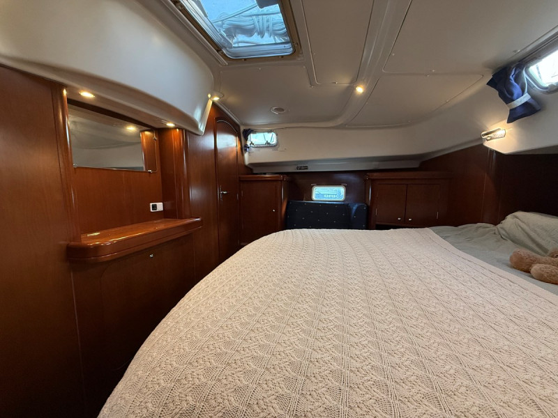 2005 42' 0" BENETEAU