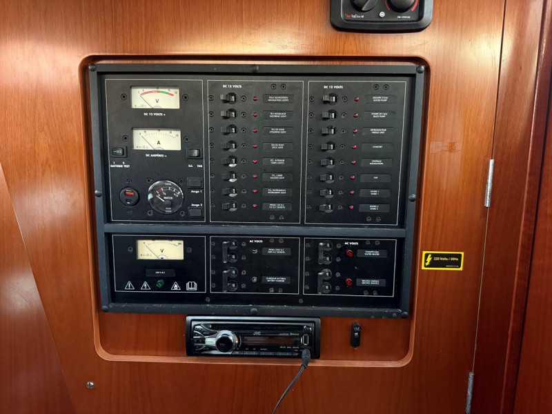 2005 42' 0" BENETEAU